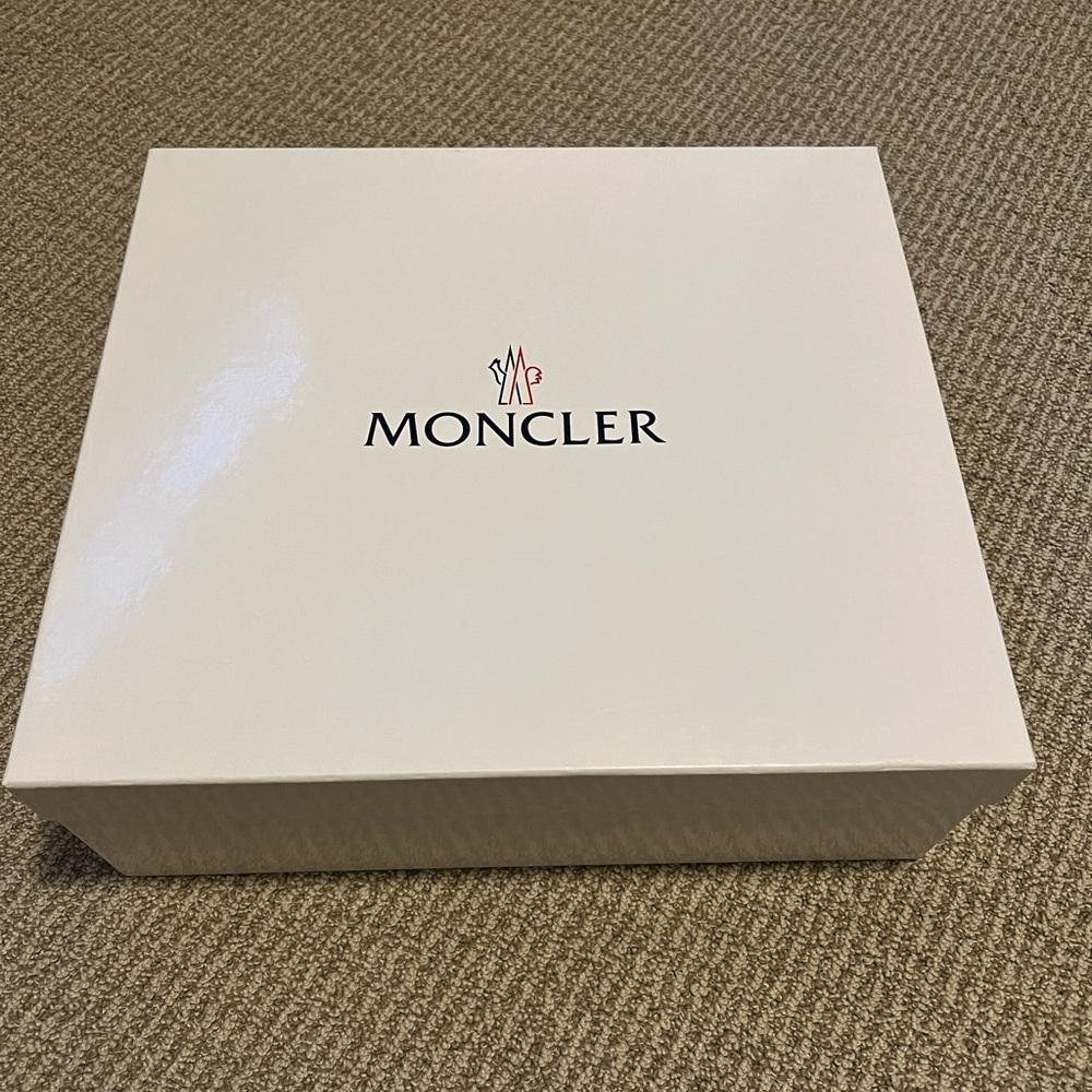 Moncler Men’s New Vancouver Shoes size US 41 - Picture 10 of 10